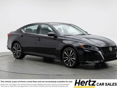 Used 2025 Nissan Altima 2.5 SR image 1