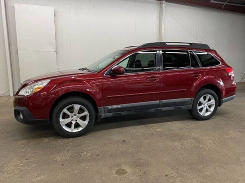 Used 2013 Subaru Outback 2.5i Premium AWD/4WD image 1