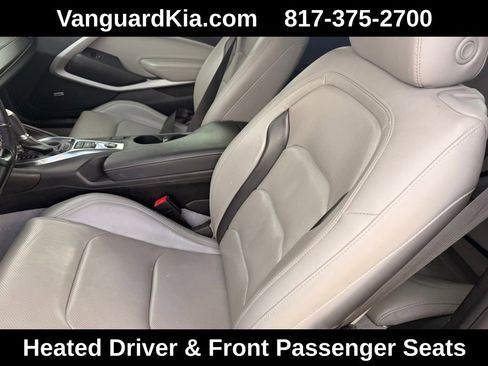 Used 2020 Chevrolet Camaro LT w/ Technology Package image 13