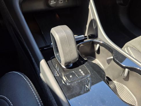 Certified 2023 Volvo XC40 Recharge Ultimate AWD/4WD image 31