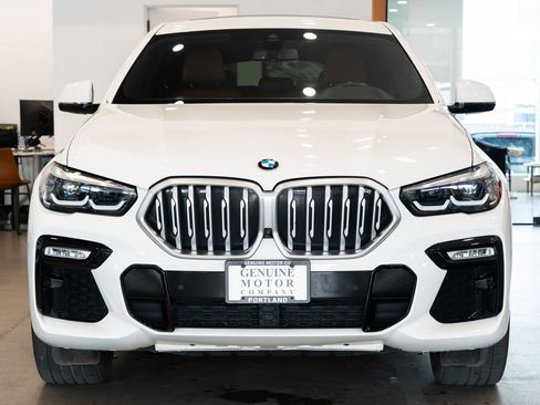 Used 2021 BMW X6 xDrive40i w/ M Sport Package image 2
