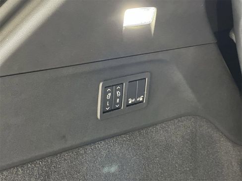 New 2026 Cadillac Escalade IQ Luxury 1 image 32