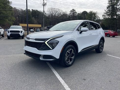 Certified 2025 Kia Sportage LX AWD/4WD image 2