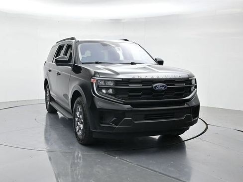 Certified 2025 Ford Expedition Active RWD image 4