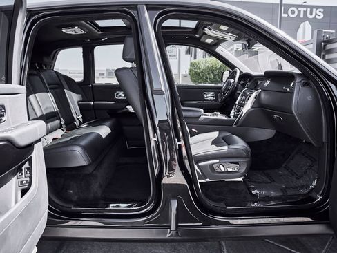 Used 2020 Rolls-Royce Cullinan AWD/4WD image 26