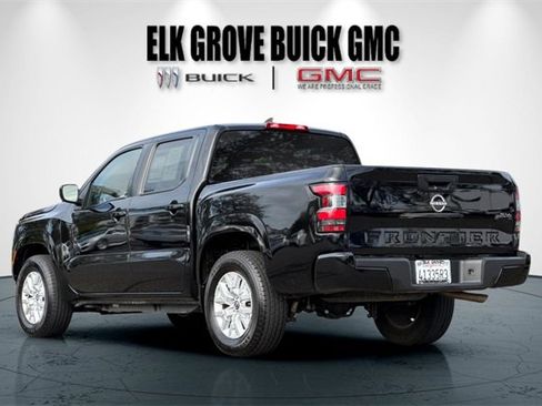 Used 2023 Nissan Frontier SV image 6