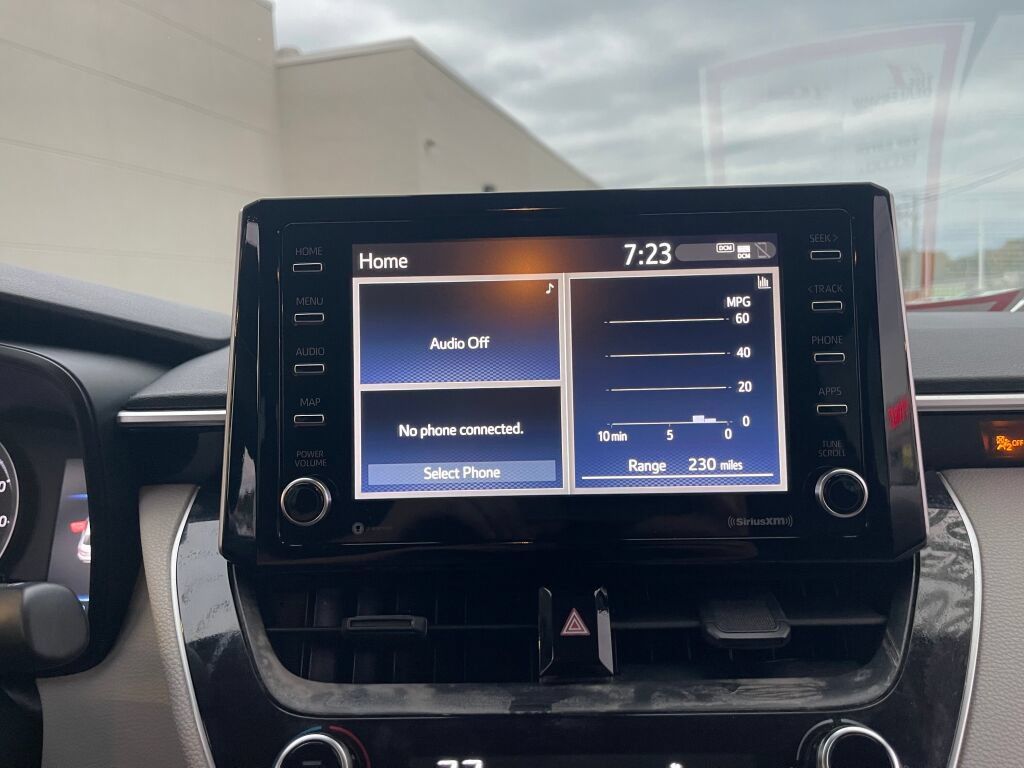 Used 2021 Toyota Corolla LE FWD image 8
