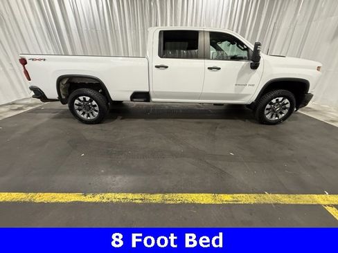 Used 2022 Chevrolet Silverado 2500 Custom w/ Custom Convenience Package image 2