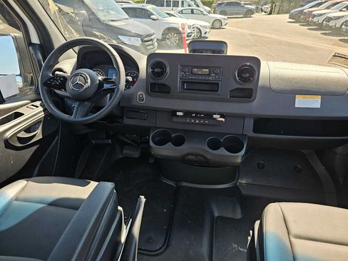 Used 2025 Mercedes-Benz Sprinter 2500 image 14