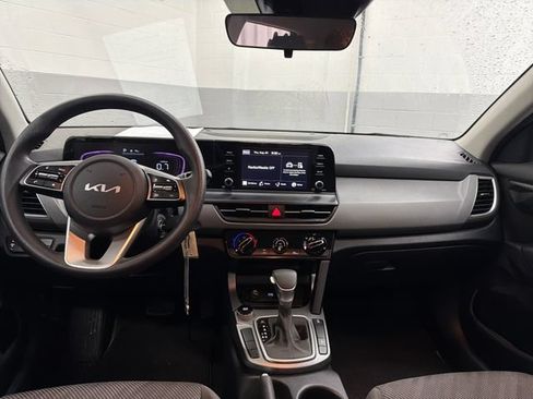 Used 2024 Kia Seltos LX AWD/4WD image 13