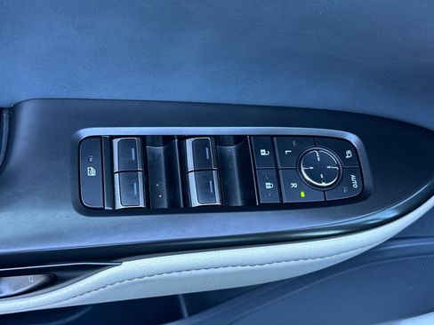 Used 2023 Lexus RZ 450e Premium image 11