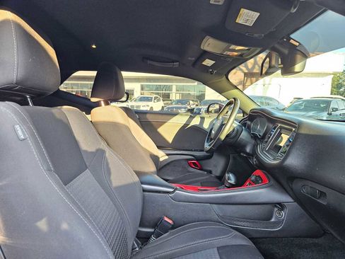 Used 2019 Dodge Challenger SXT image 11