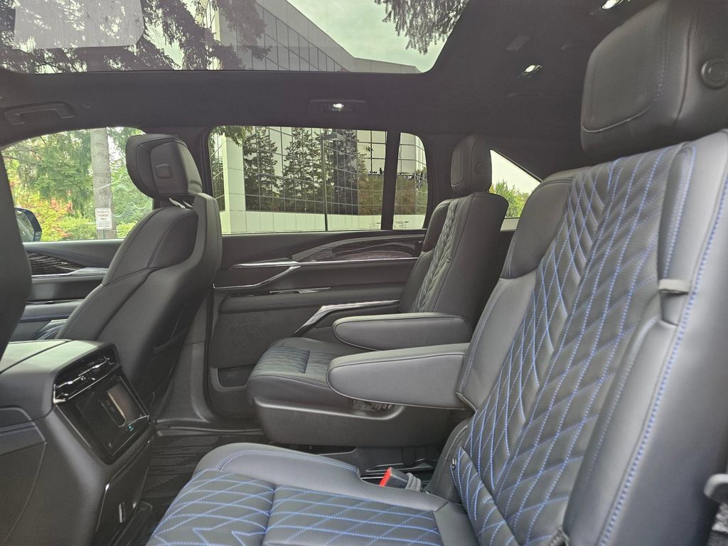 New 2026 Cadillac Escalade IQ Luxury 1 w/ LPO, Floor Liner Package AWD/4WD image 19