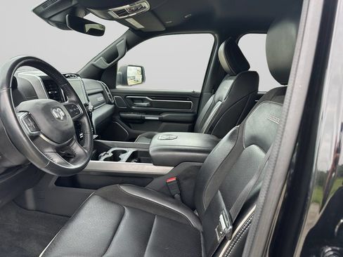 Used 2022 RAM 1500 Laramie AWD/4WD image 9