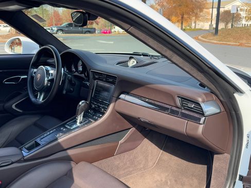 Used 2014 Porsche 911 Turbo S image 45