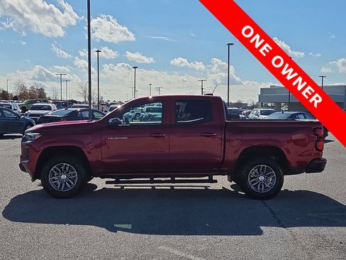 Used 2025 Chevrolet Colorado LT w/ LT Convenience Package image 3