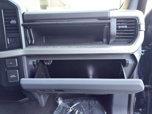 Used 2024 Ford F250 XLT image 34