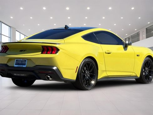 Used 2025 Ford Mustang GT Premium RWD image 4