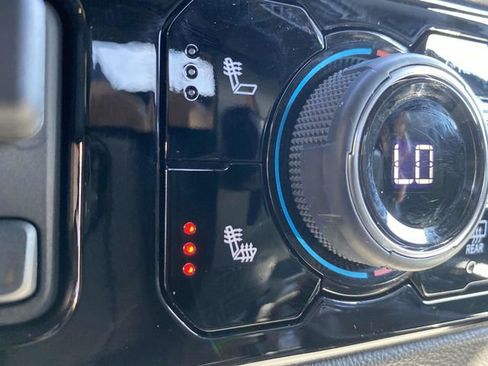 Used 2024 Chevrolet Silverado 1500 LT Trail Boss w/ LT Trail Boss Premium Package image 29