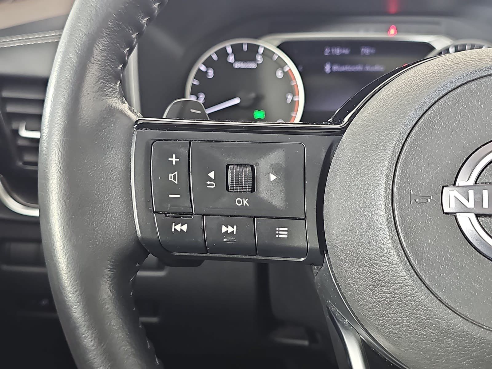 Used 2022 Nissan Rogue SV w/ SV Premium Package AWD/4WD image 17