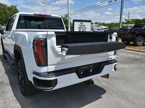 Used 2024 GMC Sierra 2500 AT4 image 13