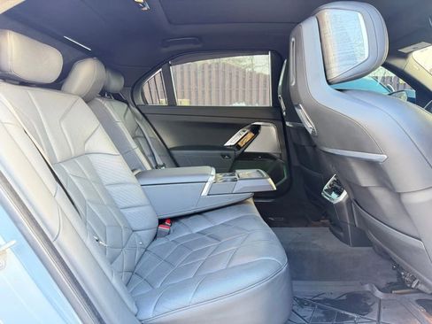 Used 2023 BMW 760i xDrive w/ Parking Assistance Package image 26