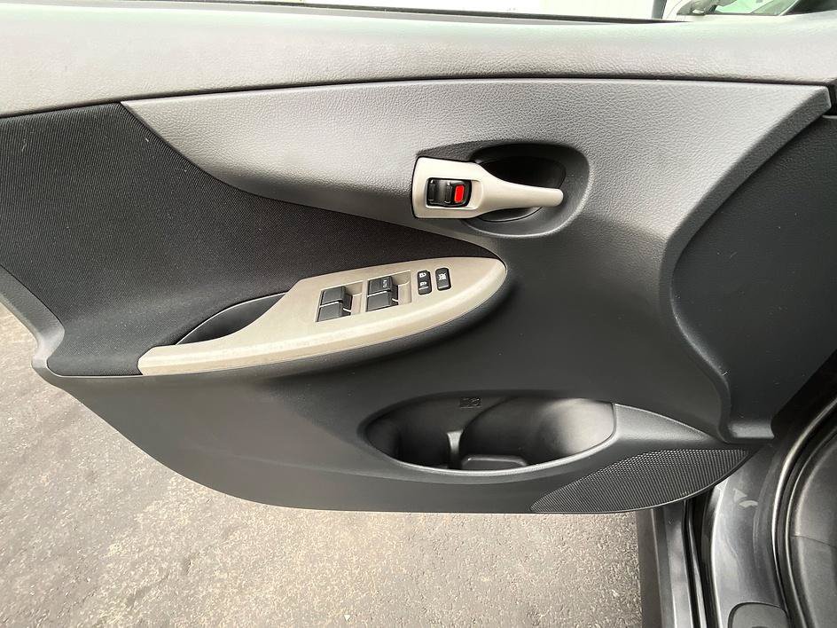 Used 2013 Toyota Corolla S w/ Premium Complete Pkg FWD image 16
