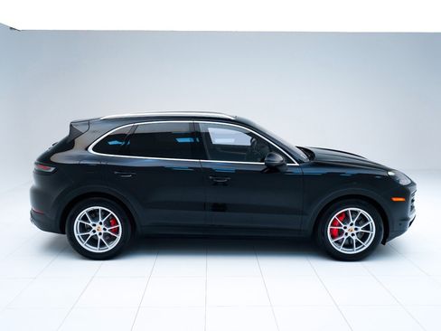 Used 2025 Porsche Cayenne S image 8