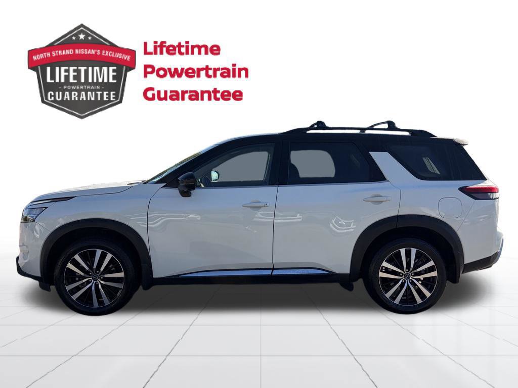 Used 2024 Nissan Pathfinder Platinum AWD/4WD image 2