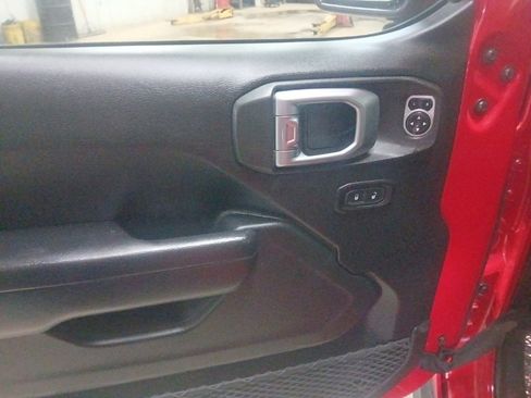 Used 2018 Jeep Wrangler Unlimited Sport image 14