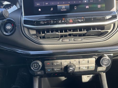 New 2026 Jeep Compass Limited image 24