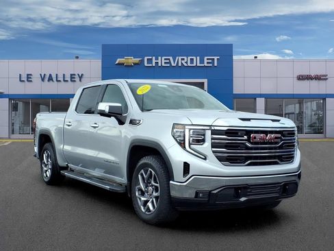 Used 2022 GMC Sierra 1500 SLT AWD/4WD image 1