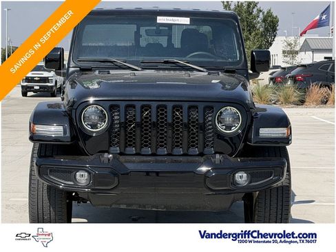 Used 2023 Jeep Gladiator Overland AWD/4WD image 7
