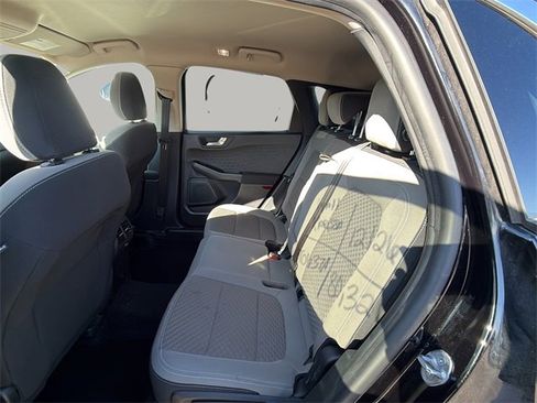 Used 2020 Ford Escape SE image 12