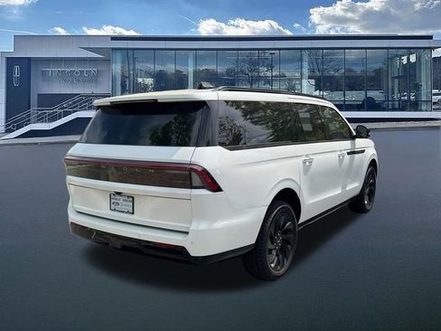 New 2026 Lincoln Navigator L Reserve w/ Jet Appearance Package image 8