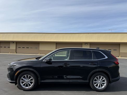 Used 2025 Honda CR-V EX image 4