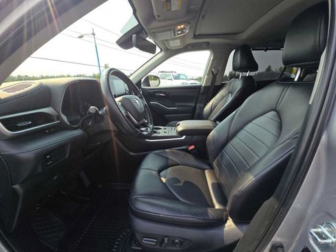 Certified 2020 Toyota Highlander XLE AWD/4WD image 21