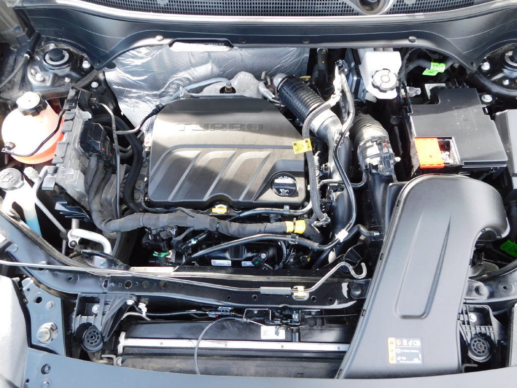 Used 2025 Chevrolet Trax LT FWD image 36