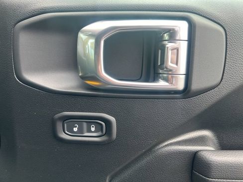 New 2026 Jeep Gladiator Sport AWD/4WD image 19