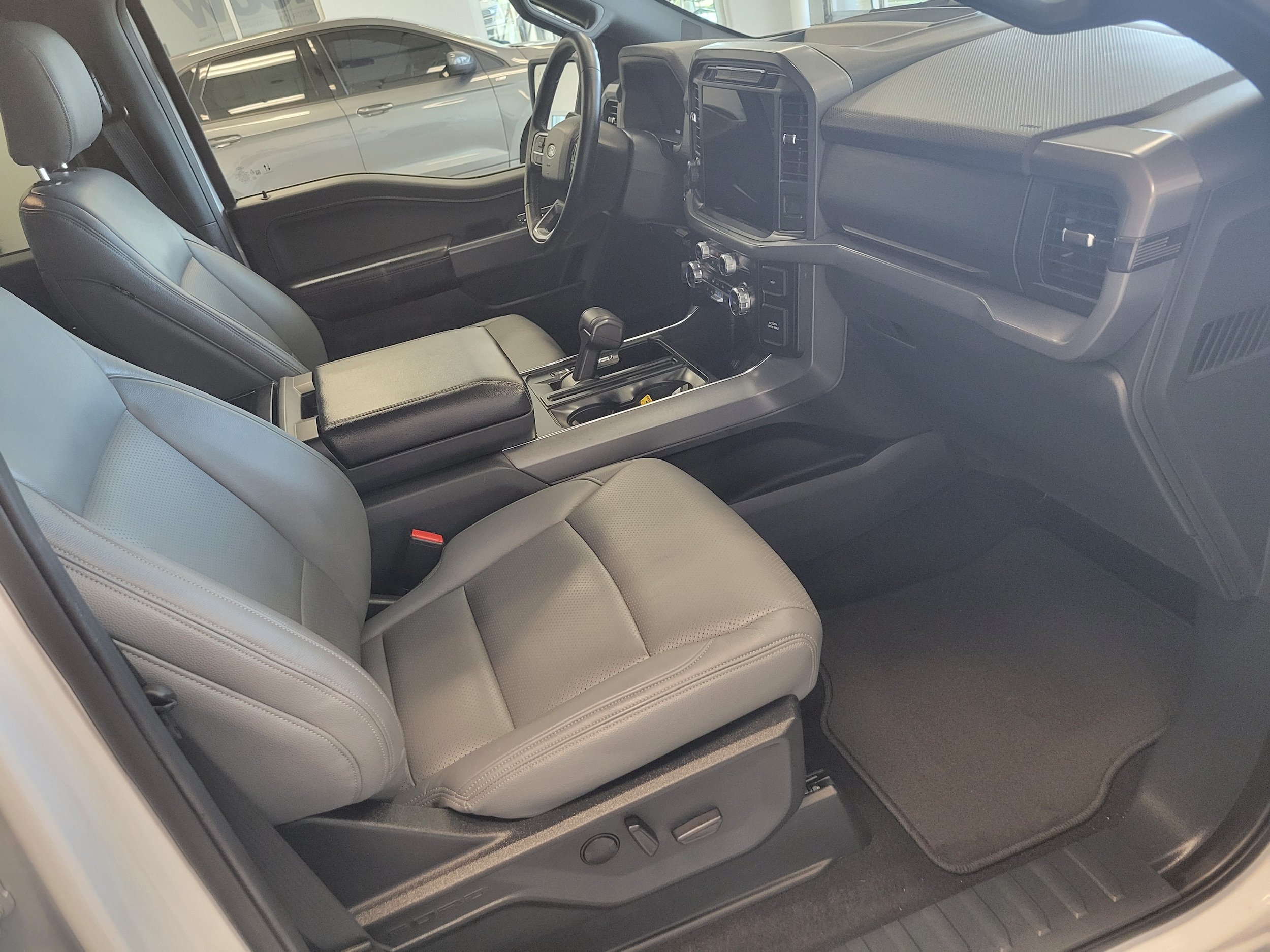 Used 2025 Ford F150 XLT w/ Equipment Group 302A MID AWD/4WD image 14