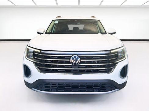 Used 2024 Volkswagen Atlas SE AWD/4WD image 2