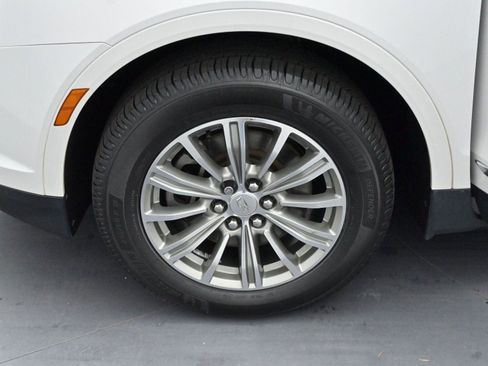 Used 2019 Cadillac XT5 Luxury FWD image 32