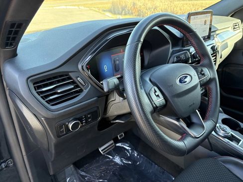 Used 2024 Ford Escape ST-Line image 32