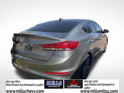Used 2017 Hyundai Elantra Limited w/ Limited Tech Package 08 FWD image 3