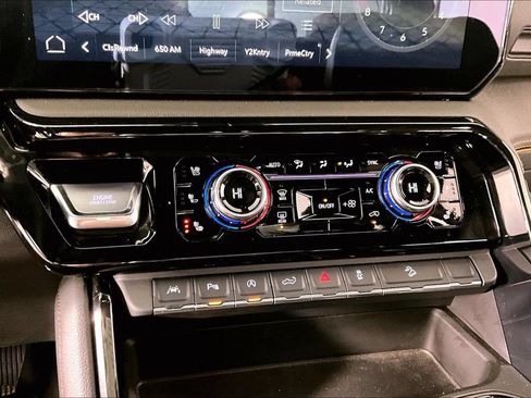 Used 2025 GMC Sierra 1500 AT4 w/ AT4 Premium Package AWD/4WD image 16