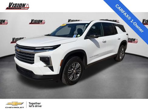 Used 2026 Chevrolet Traverse LT AWD/4WD image 1