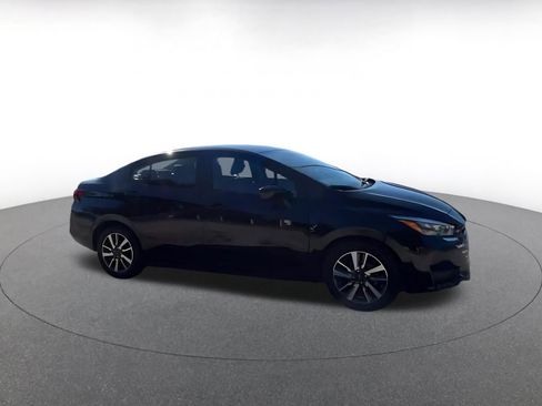 Used 2025 Nissan Versa SV image 2