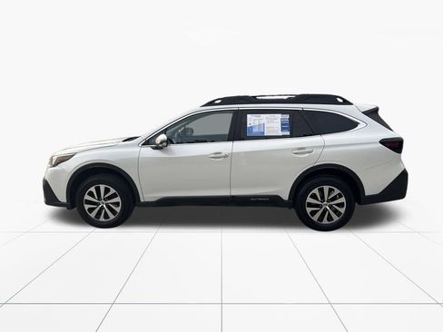 Used 2021 Subaru Outback Premium image 5