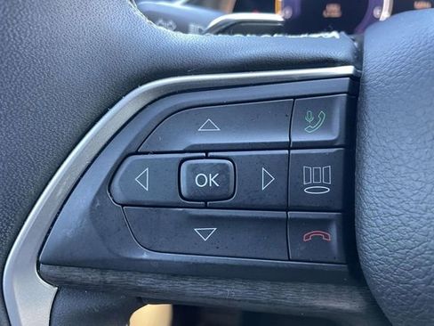 Used 2024 Jeep Grand Cherokee L Limited w/ Black Appearance Package image 14