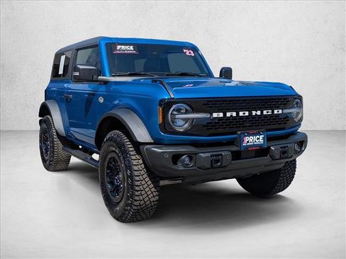 Used 2023 Ford Bronco Wildtrak image 3